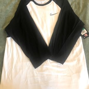 Black/white Nike 3/4 sleeve shirt (rare)